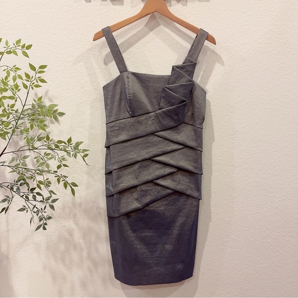NW Collection Grey Metallic Tiered Mini Dress Preowned Size M - Picture 1 of 7